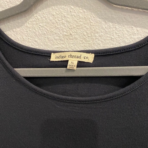 Indigo Threads charcoal top with back detail. - Picture 2 of 6